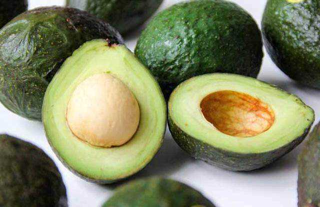牛油果到底是水果，还是肉类？吃多了有什么坏处吗？今天就告诉你