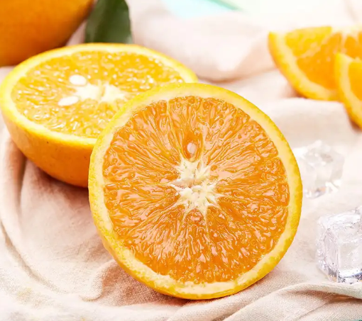 夏天独一份的，三青三黄的秭归夏橙，酸甜可口，果农们都说好吃