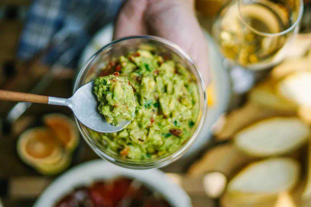 墨西哥人吃了几辈子的牛油果，是如何被推上神坛的？