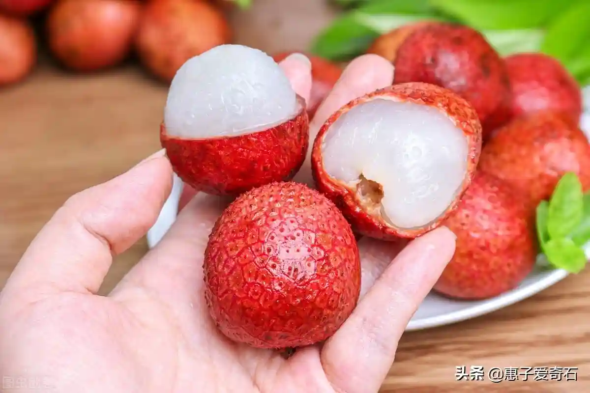 美丽的“水果”玉石奇石，其中一个“水果”奇石以58万成交