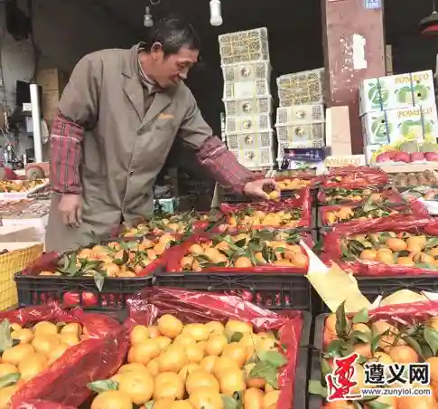 水果换季柚子柑橘卖得最好