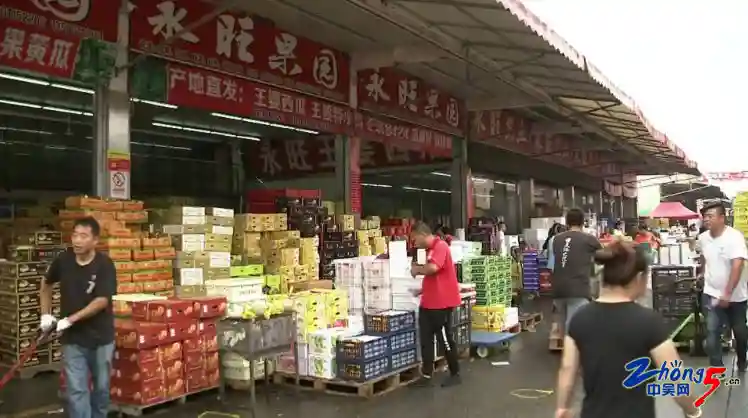 水果大量上市 常州市场价格总体平稳