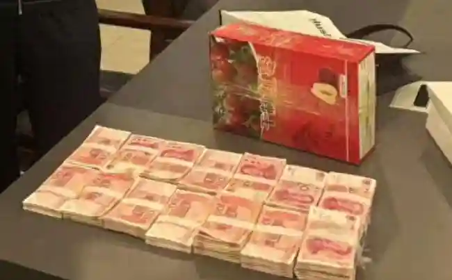 让跑腿送水果包裹，竟然“藏着”15万现金……