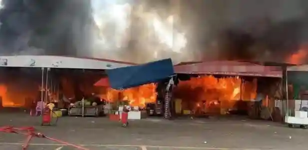 突发！东莞一水果市场发生火灾！情况通报