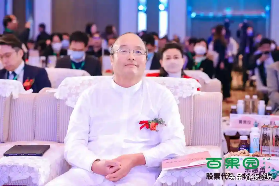 江西夫妇靠卖水果IPO了，百果园市值100亿