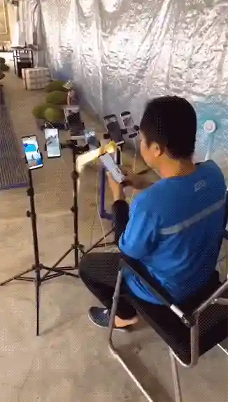 快递小哥直播卖水果，每月多赚两万快递费