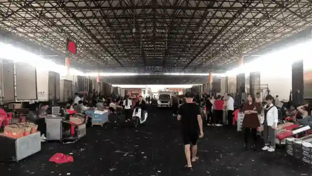 在水果市场，我们发现了行业焦虑下的3个商机