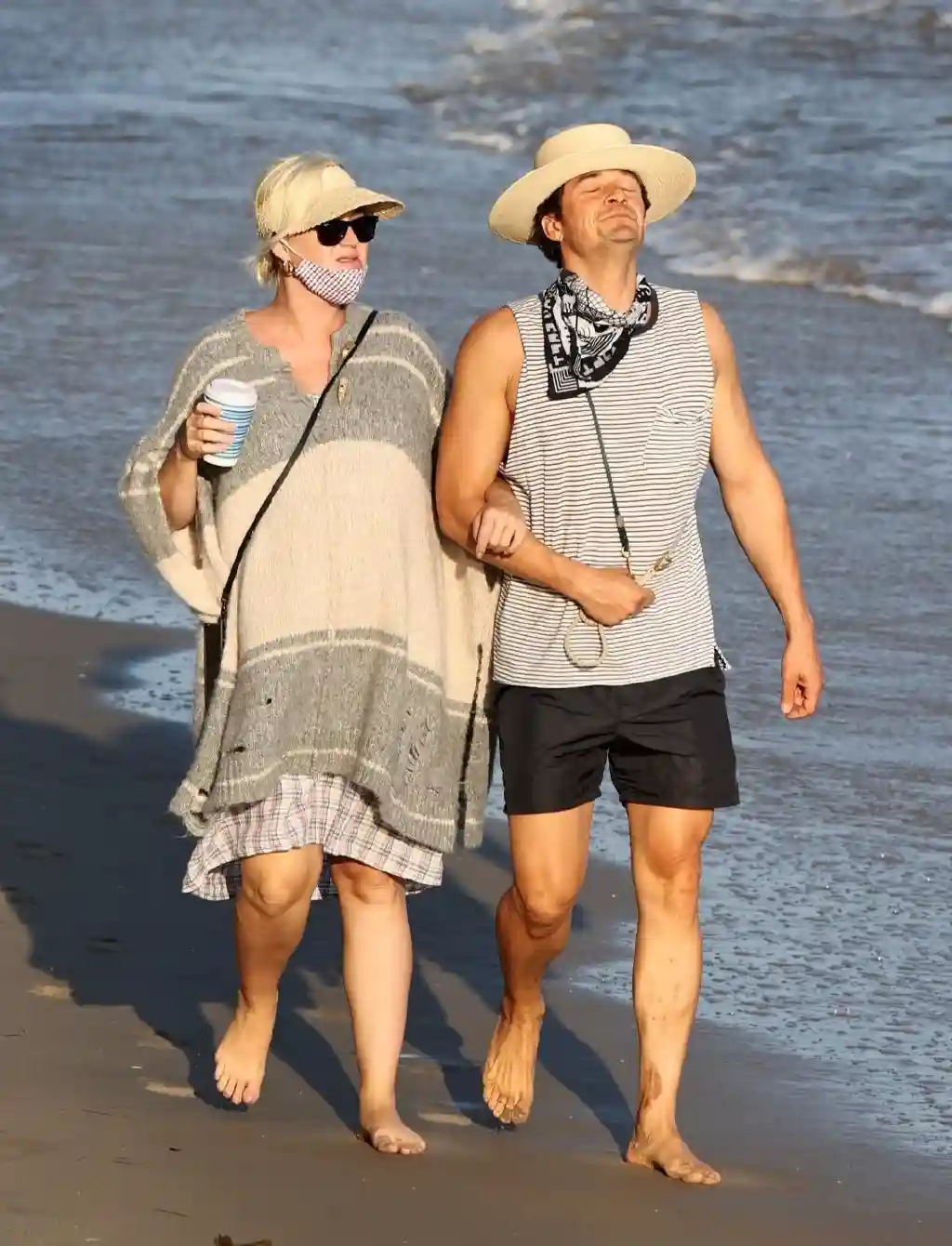 预产期将至！水果姐和奥兰多海滩散步沐浴阳光