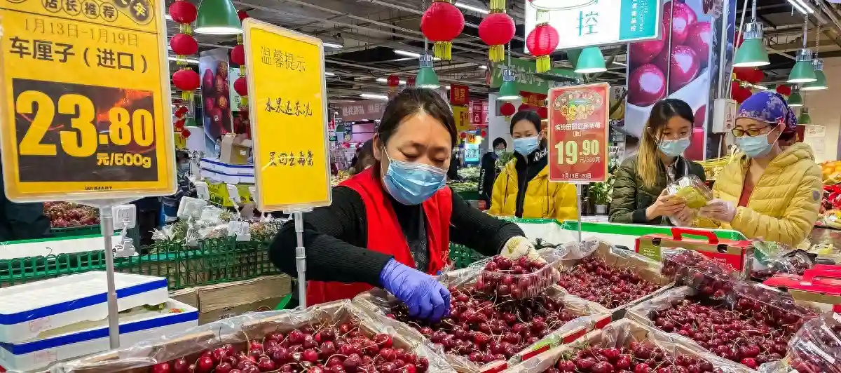 进口车厘子一斤不到30元！“贵族水果”价格更接地气儿