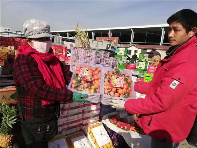 一天最高销售1000万斤，青岛水果市场火爆！最受欢迎的是……
