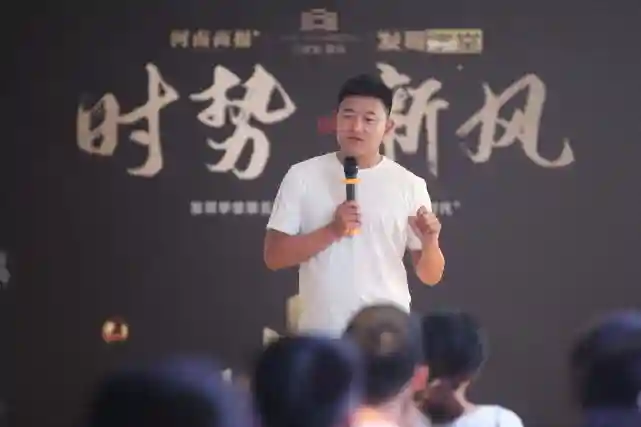 郑州水果批发商王中源抖音走红，他有啥“秘诀”？现在告诉你