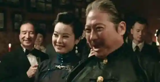 杜月笙在十六铺当伙计，他竟用一个妙招，将烂水果都卖了出去