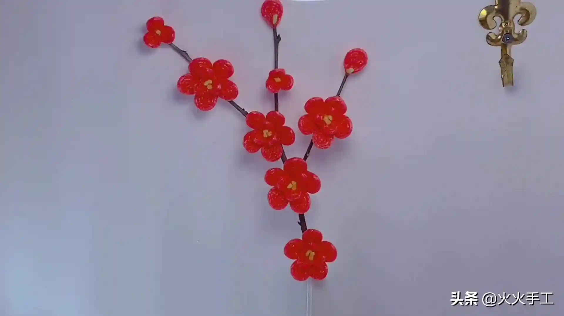 水果网的惊艳制作：化身成雪地里那一抹娇艳的红梅花，创意手工