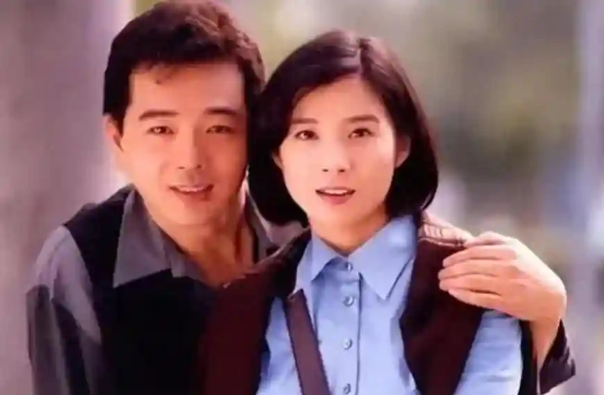 87年我去乡下收水果，遇到暗恋三年的女同学在锄地：原来她在等我