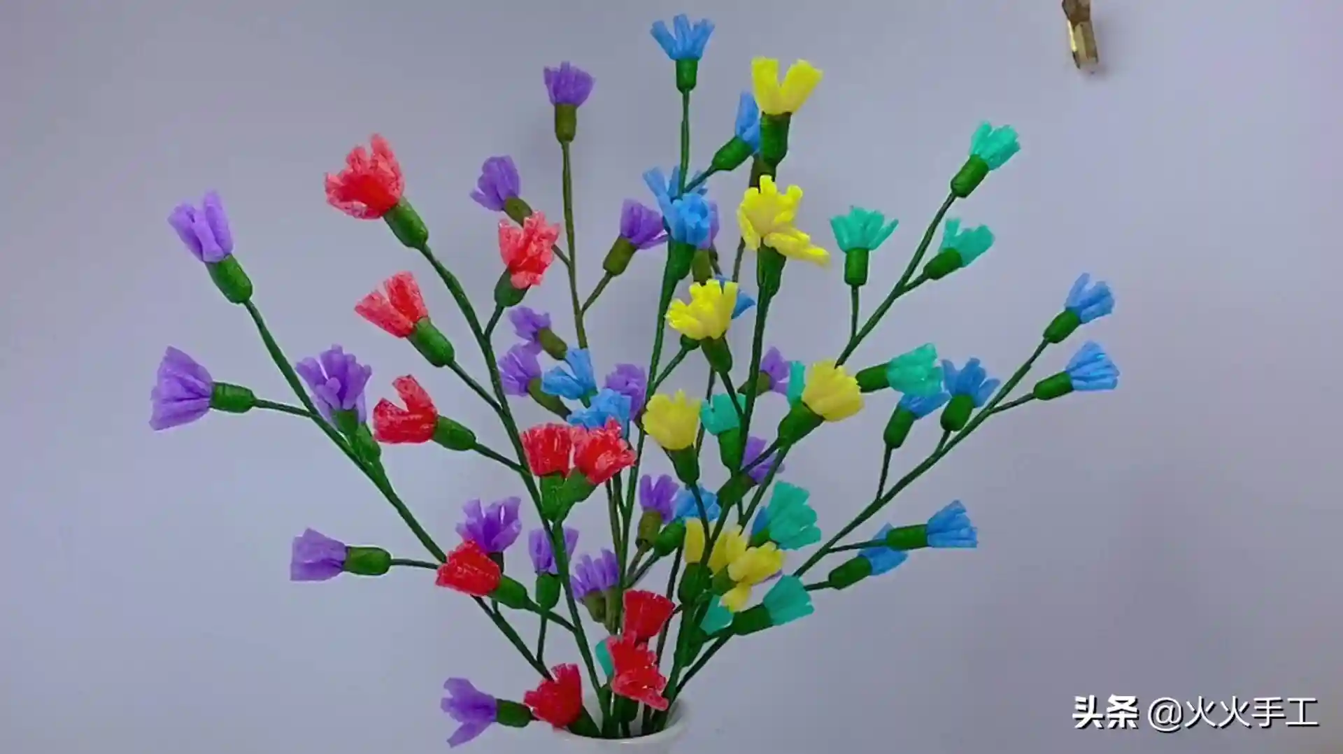 原产地地中海沿岸的满天星花，在家用水果网就可以简单完成，快来