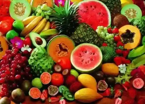 葡萄、桃子近期价格走低，苹果、梨价格依旧坚挺，水果市场供销两旺，未来将稳中有降