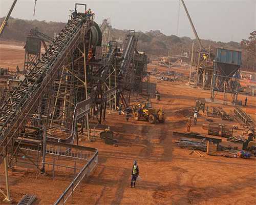 网友反映“三亚一流动摊贩卖水果缺斤短两”？官方通报来了